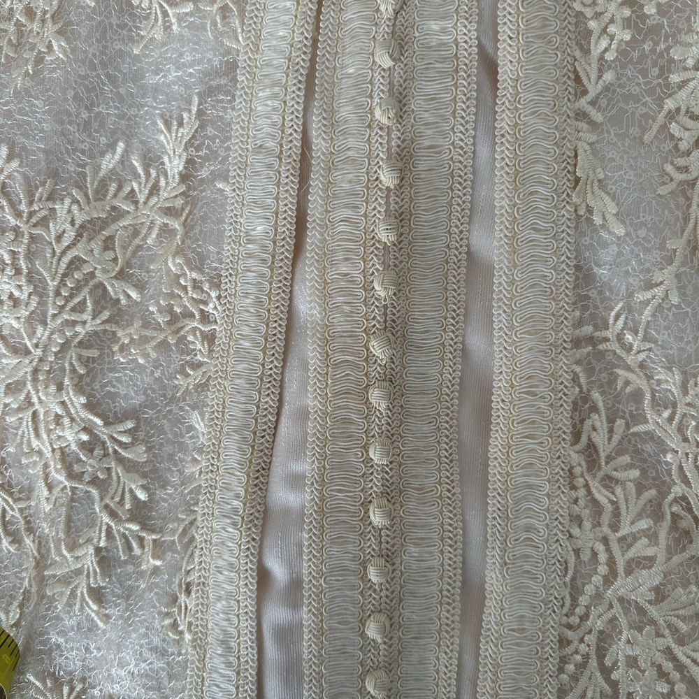 Caftan - Picture 16 of 16